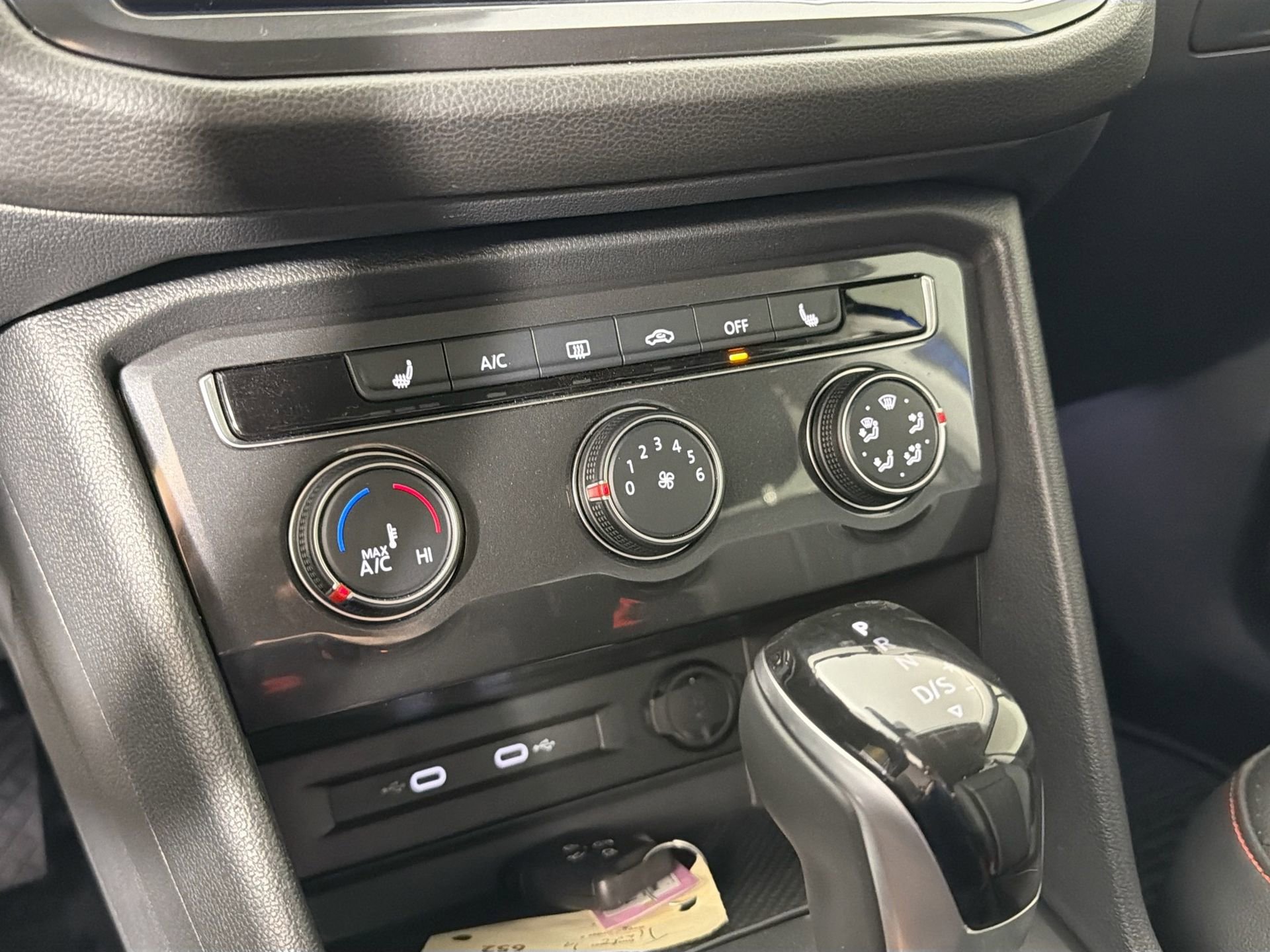 Used 2024 Volkswagen Tiguan Wolfsburg Edition image 19