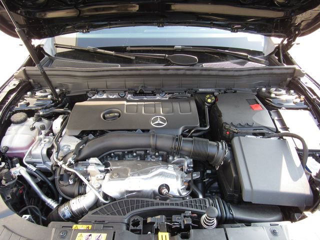 Certified 2023 Mercedes-Benz GLB 250 4MATIC image 8