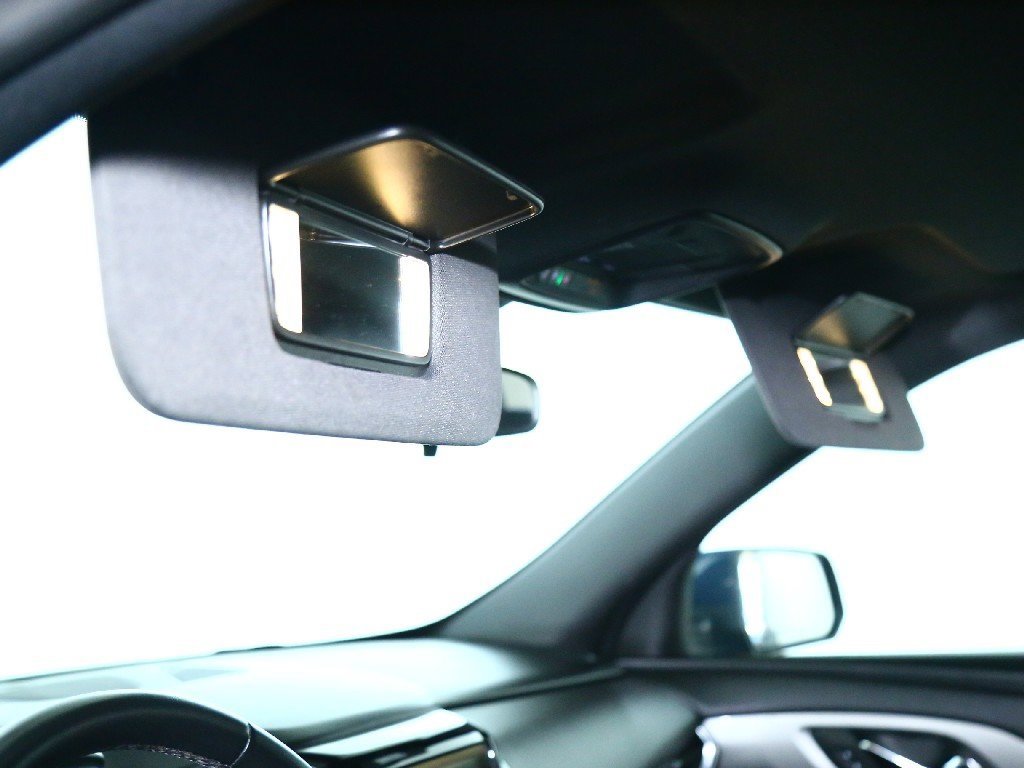 Used 2023 Chevrolet Traverse LT image 19