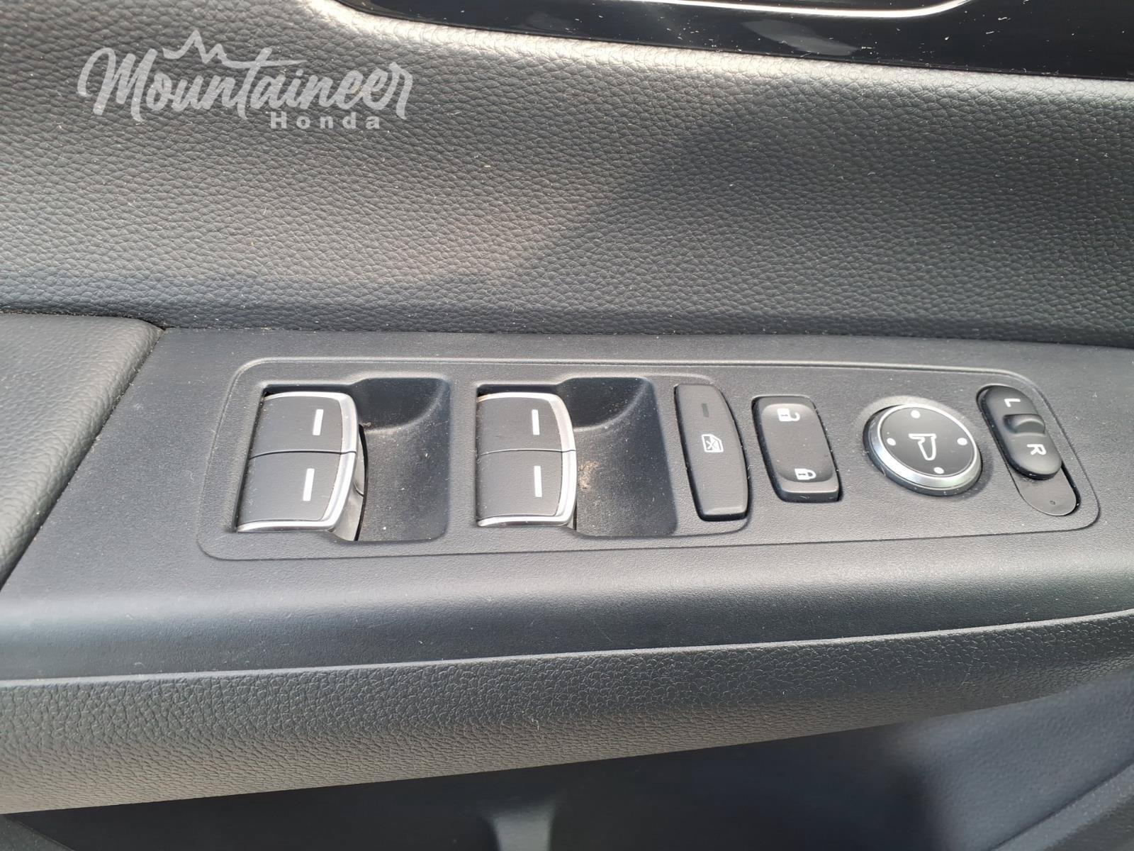 Used 2025 Honda CR-V EX-L image 36