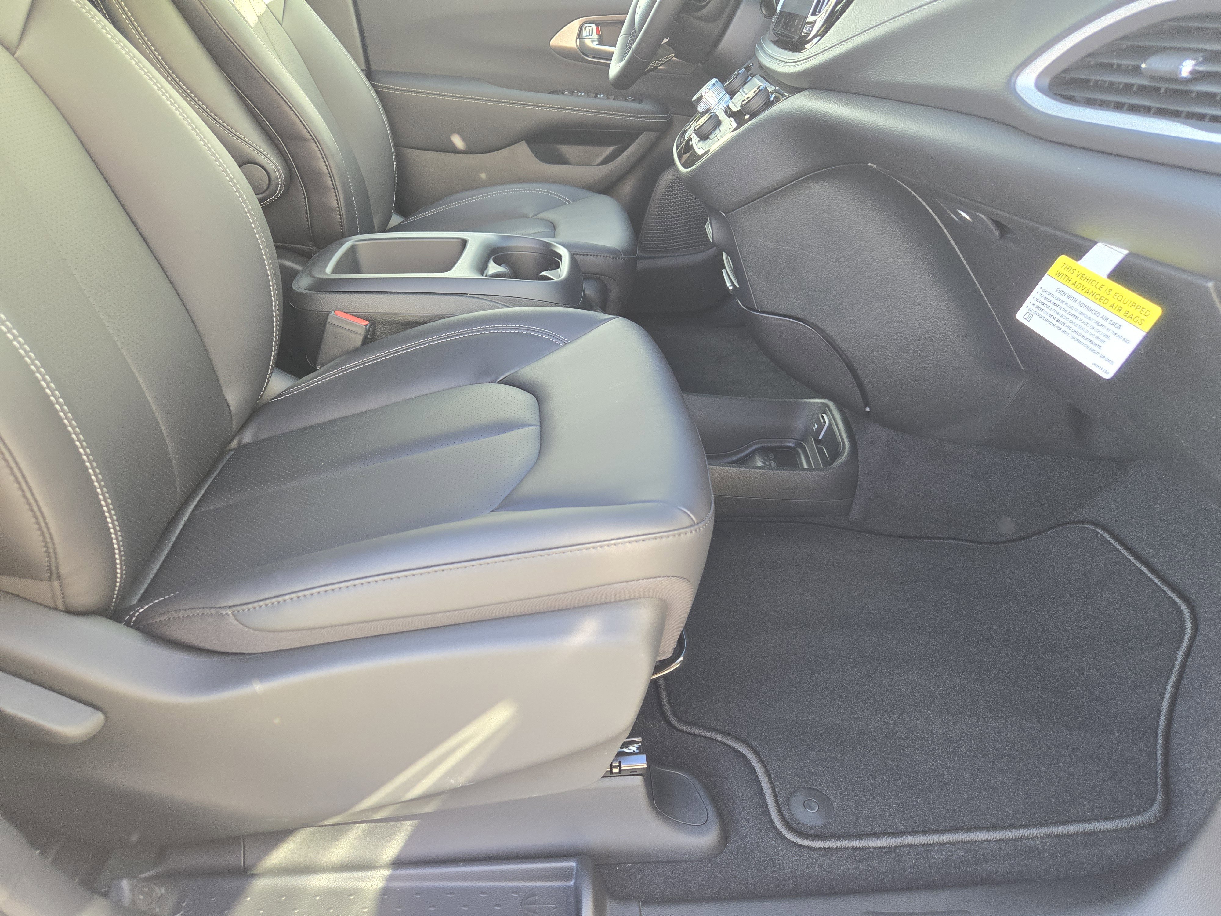 New 2026 Chrysler Pacifica Select image 11