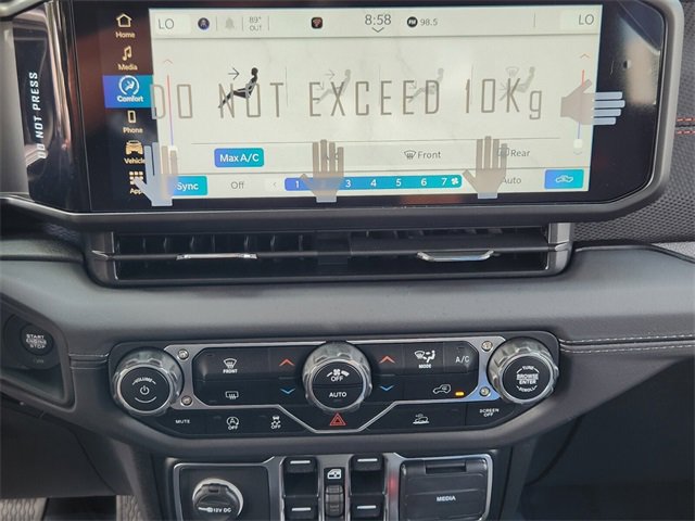 New 2024 Jeep Gladiator Rubicon w/ Steel Bumper Group image 16