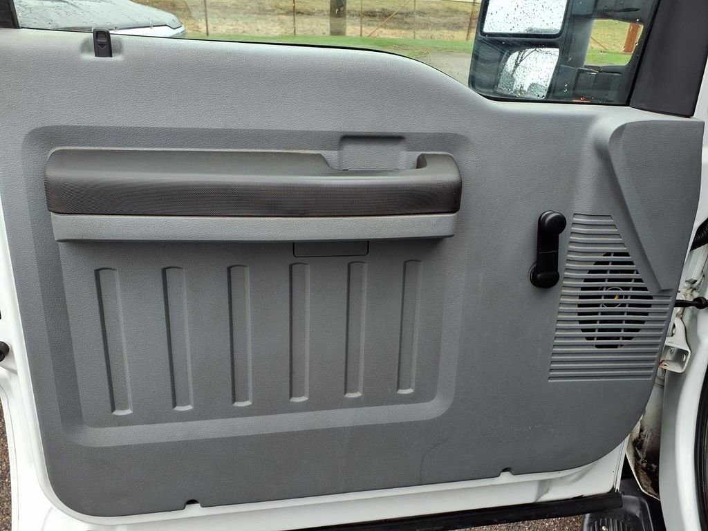 Used 2011 Ford F250 XL w/ Snow Plow Prep Pkg image 12