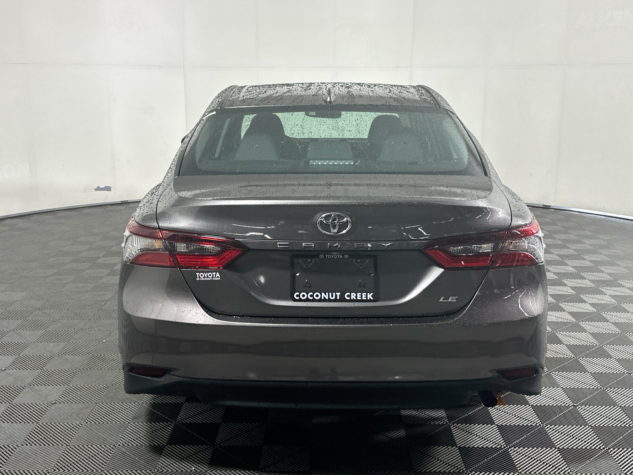 Used 2024 Toyota Camry LE w/ Convenience Package FWD image 4