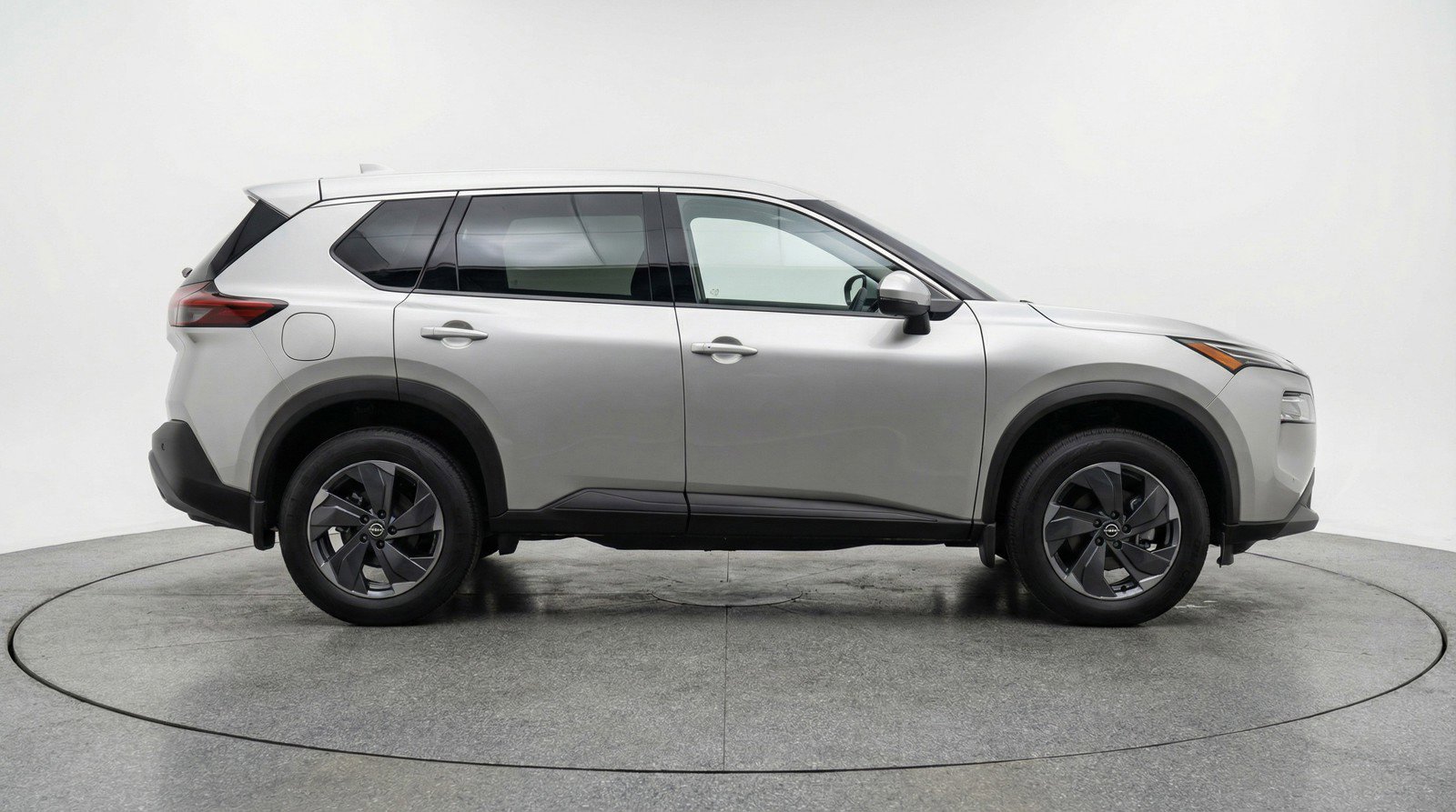 Used 2025 Nissan Rogue SV image 11