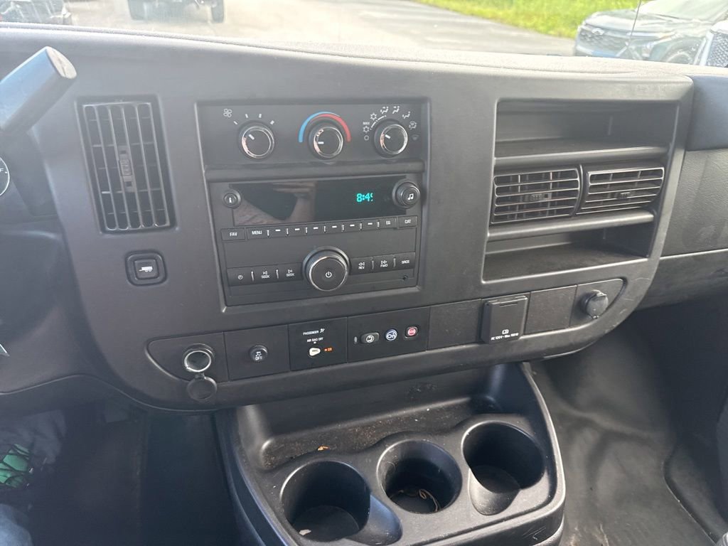 Used 2018 Chevrolet Express 2500 w/ Driver Convenience Package RWD image 11