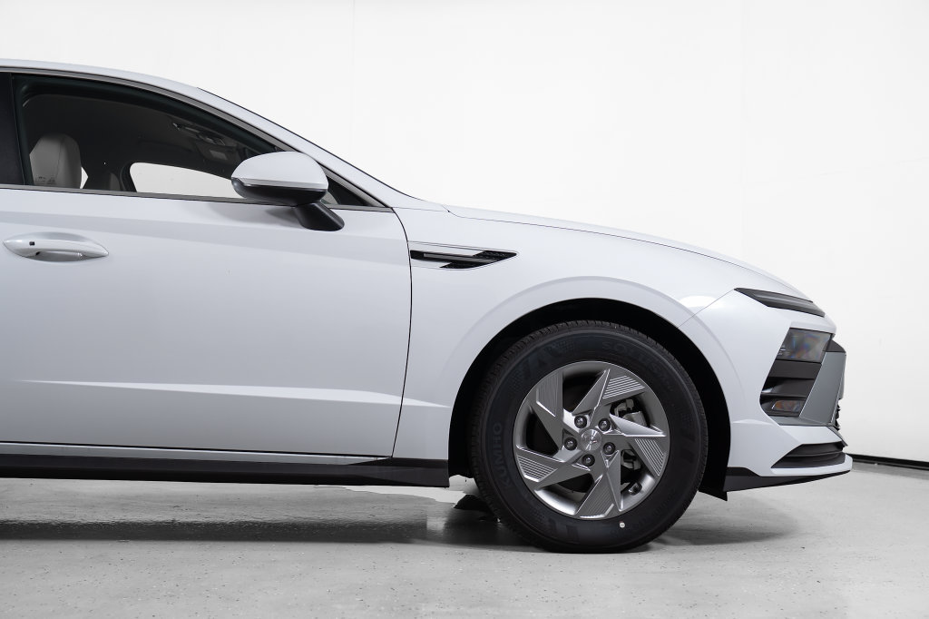 New 2026 Hyundai Sonata SE FWD image 4