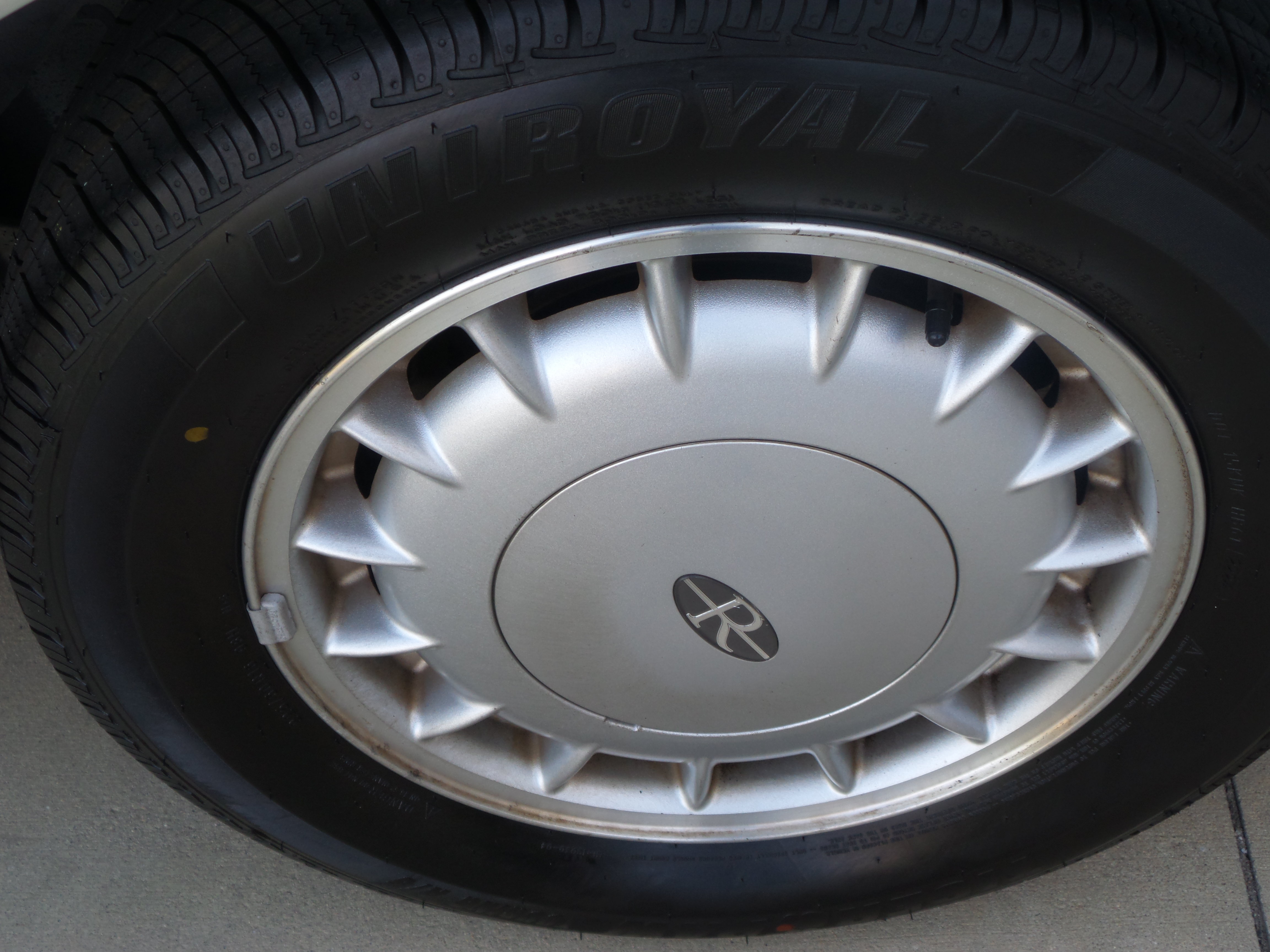 Used 1995 Buick Riviera Coupe FWD image 25