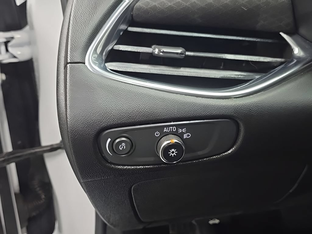 Used 2018 Chevrolet Malibu LT FWD image 12