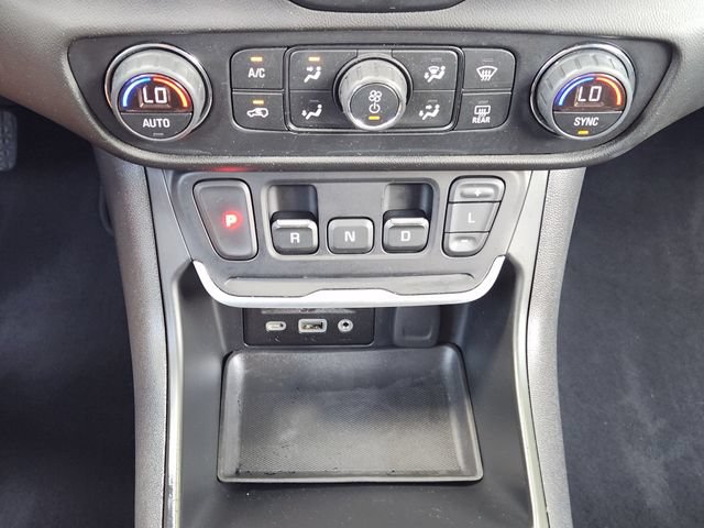 Used 2020 GMC Terrain Denali w/ Denali Premium Package FWD image 19