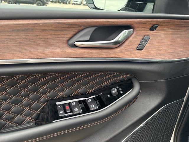 Used 2024 Jeep Grand Cherokee Summit image 18