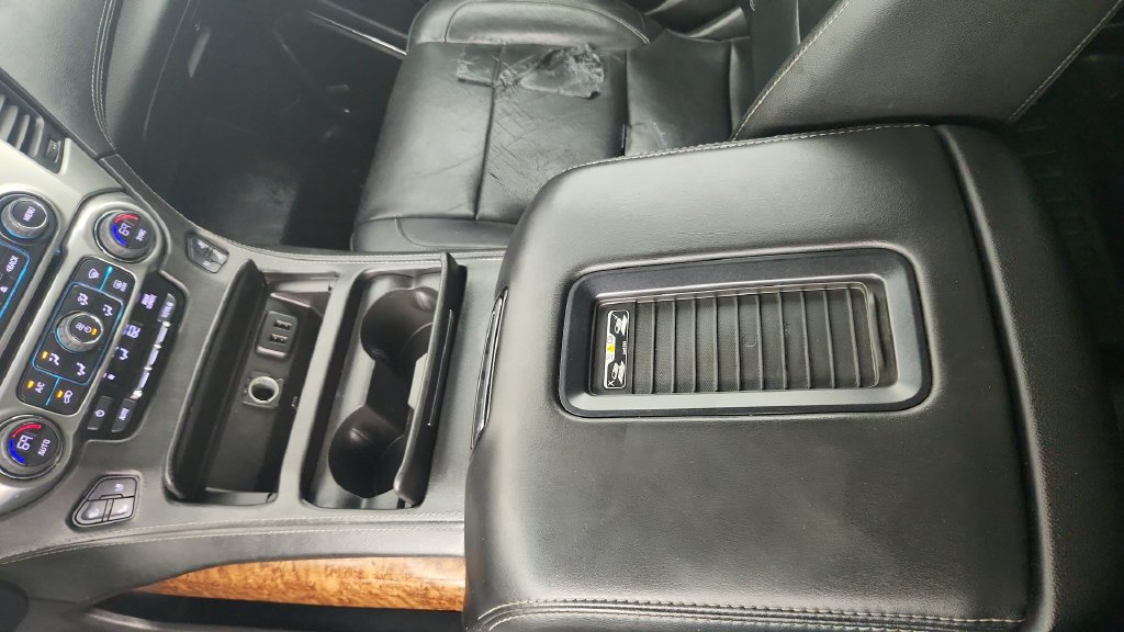 Used 2018 Chevrolet Suburban Premier RWD image 18