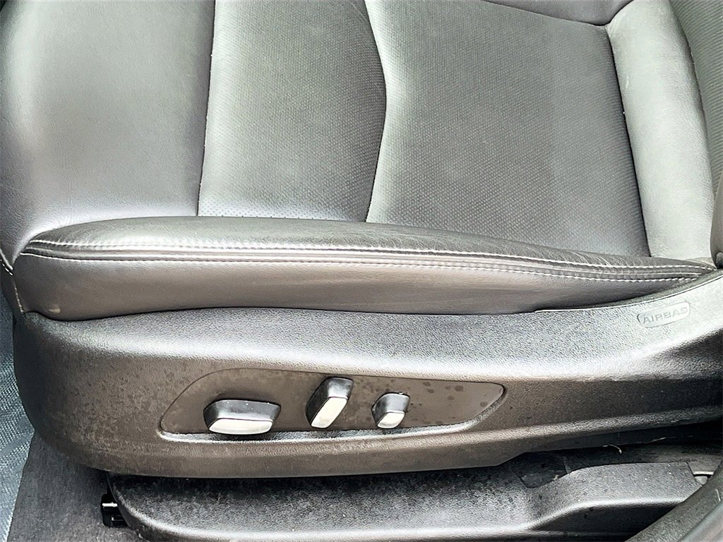 Used 2024 Cadillac XT6 Premium Luxury w/ LPO, Floor Liner Package image 19