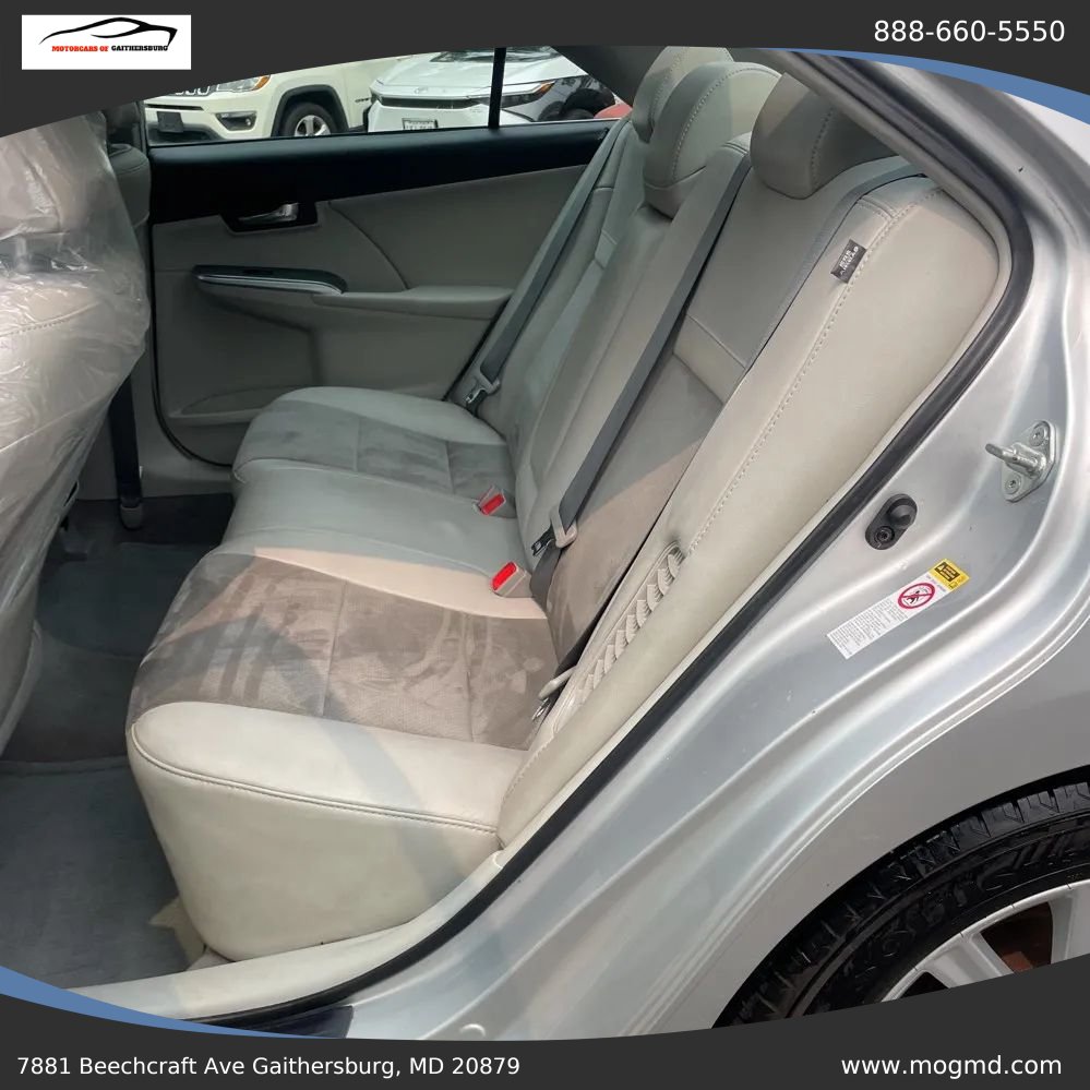 Used 2012 Toyota Camry XLE w/ Leather Pkg FWD image 4