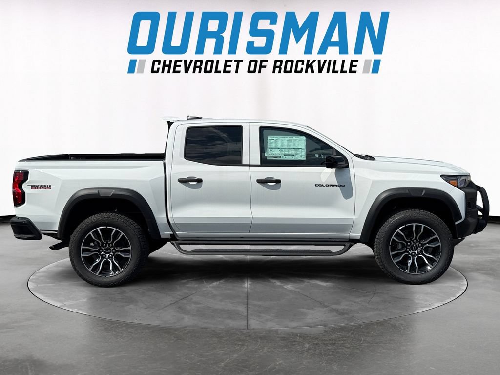 New 2026 Chevrolet Colorado Trail Boss w/ Off-Road Front Bumper Package AWD/4WD image 7