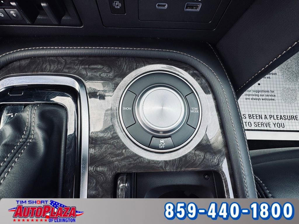 Used 2024 Nissan Armada Platinum w/ Captain's Chairs Package image 35