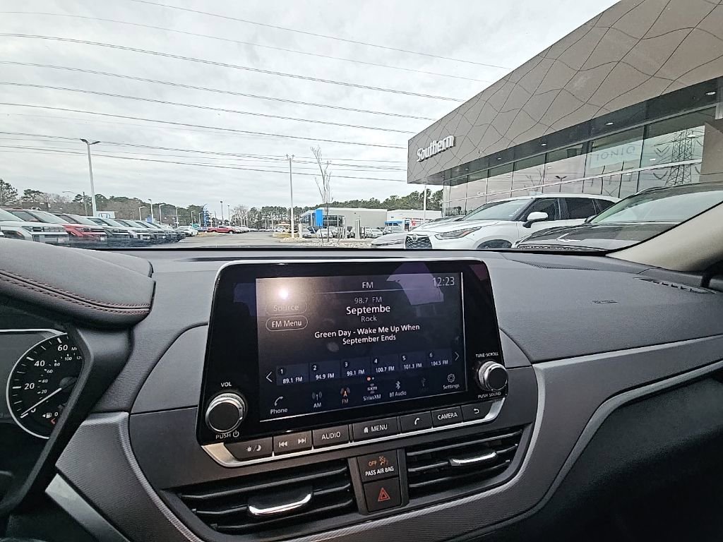 Used 2024 Nissan Altima 2.5 SR image 15