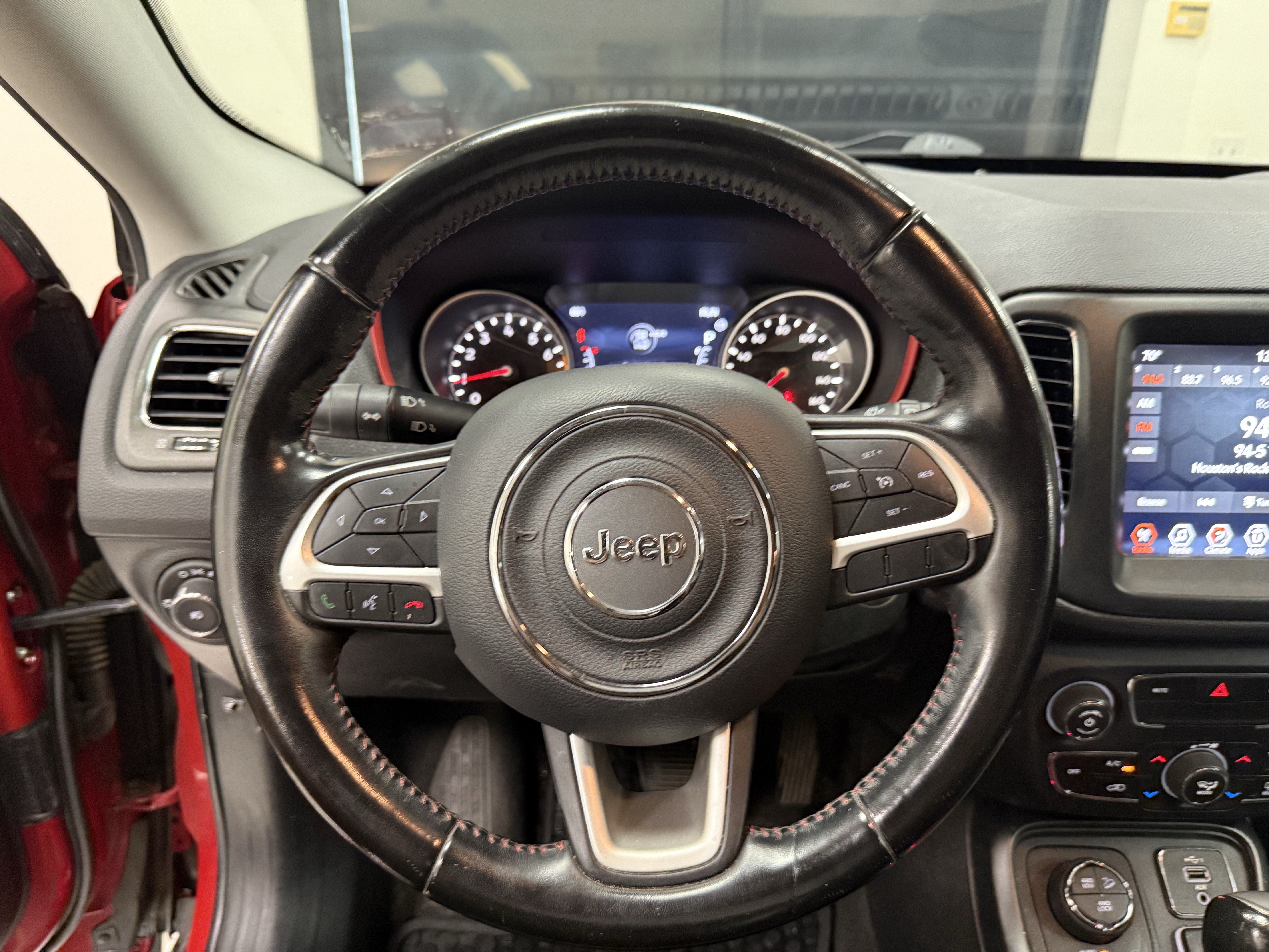 Used 2019 Jeep Compass Trailhawk AWD/4WD image 17