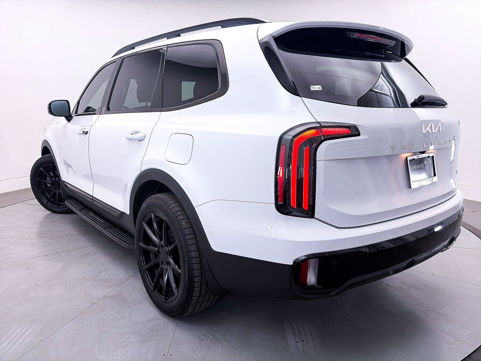 Used 2024 Kia Telluride SX Prestige X-Pro AWD/4WD image 2