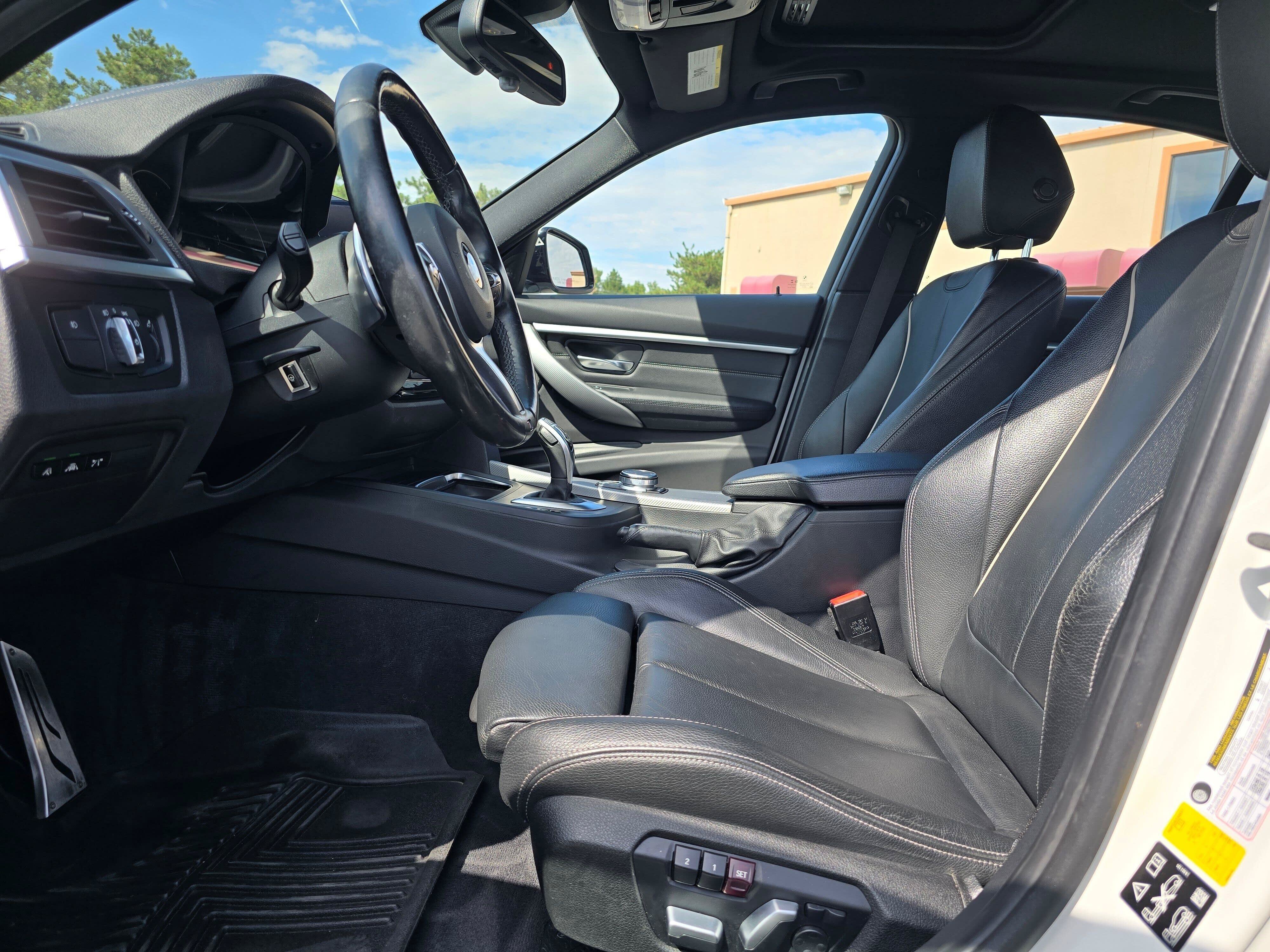 Used 2018 BMW 340i xDrive Sedan AWD/4WD image 10