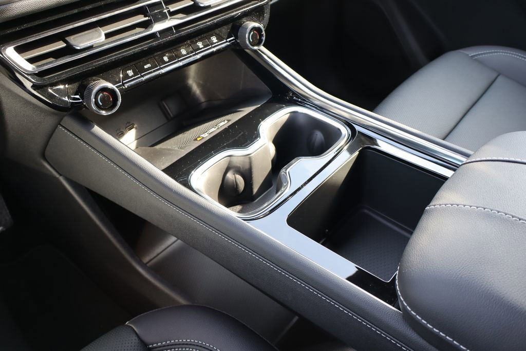 New 2026 Chevrolet Traverse LT w/ Midnight/Sport Edition image 24