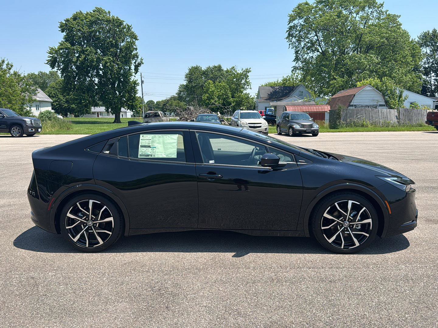 New 2025 Toyota Prius Plug-In Hybrid image 3