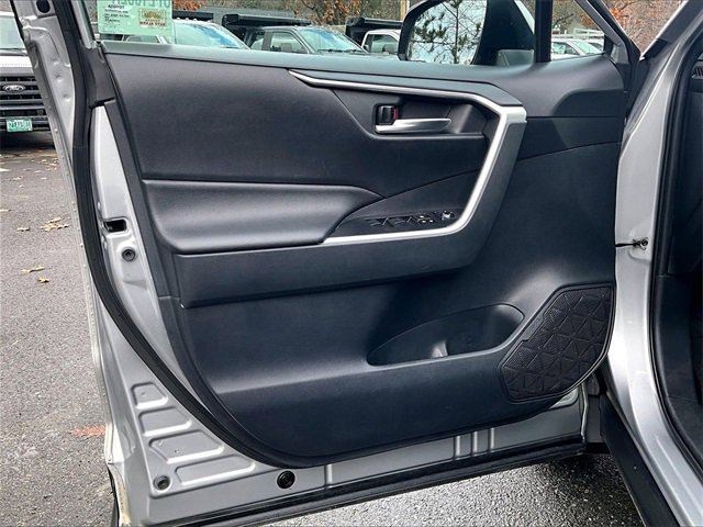 Used 2019 Toyota RAV4 XLE image 19