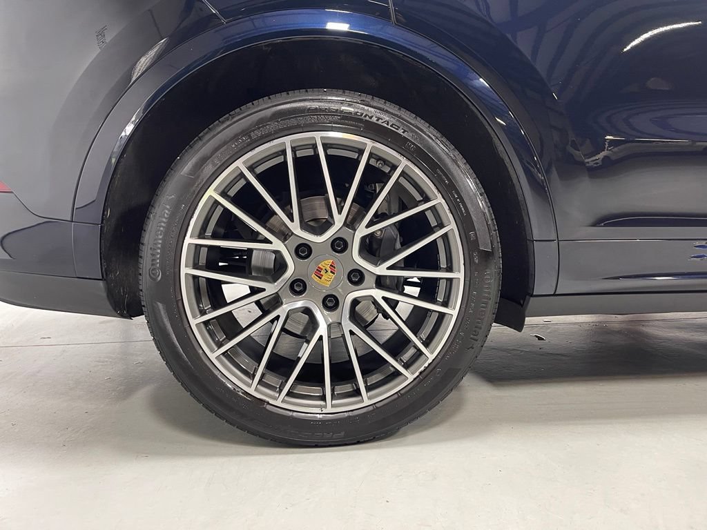 Used 2023 Porsche Cayenne AWD/4WD image 14