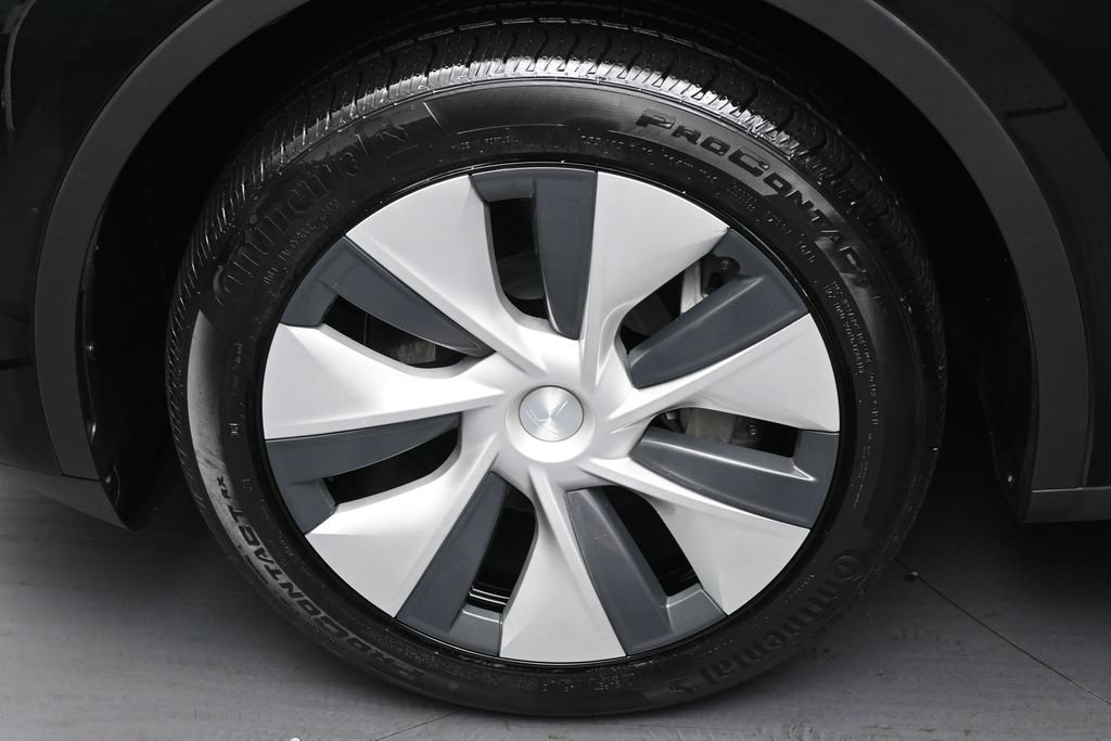 Used 2023 Tesla Model Y 2WD image 36