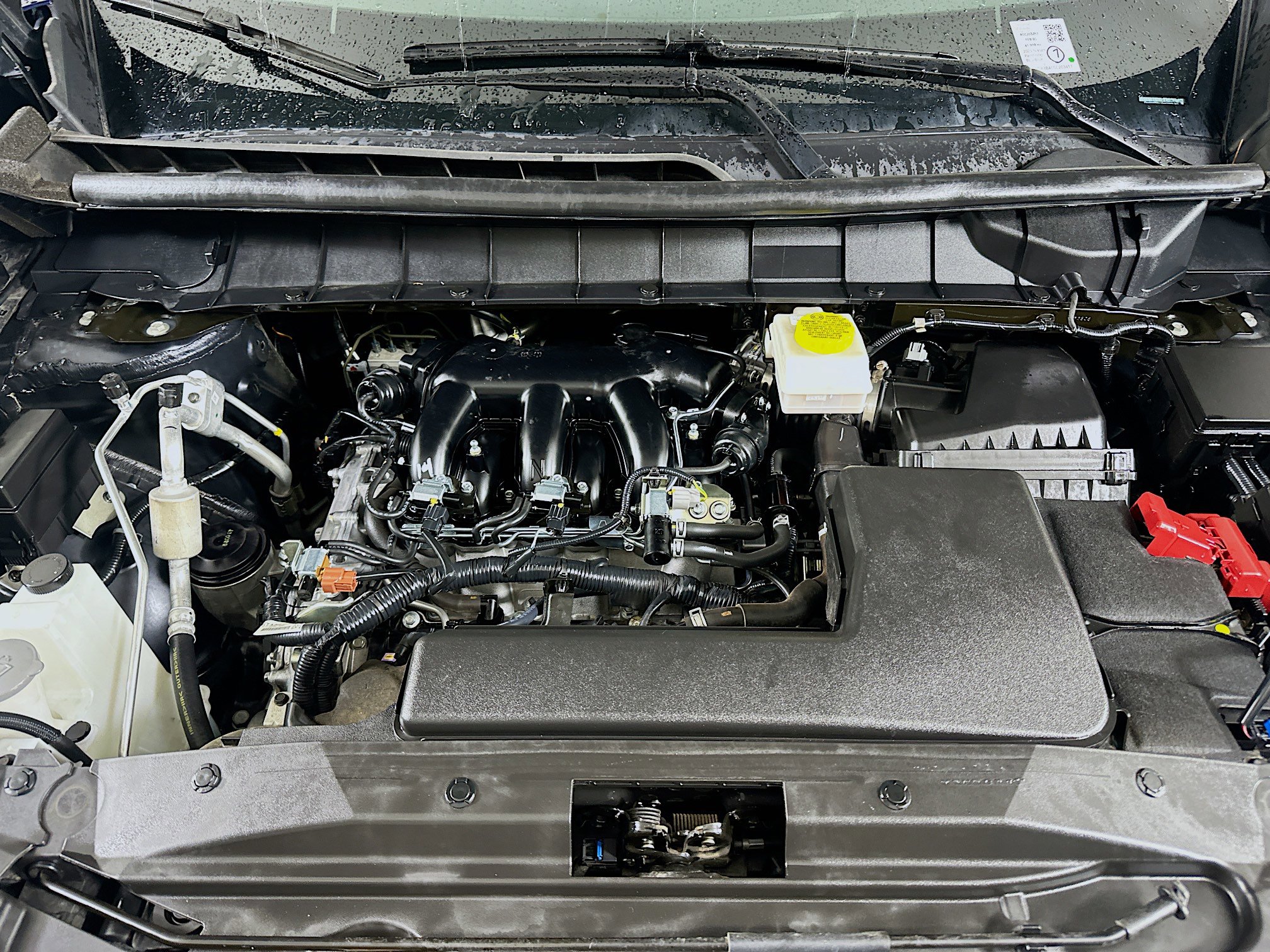 Used 2025 Nissan Pathfinder SV image 32