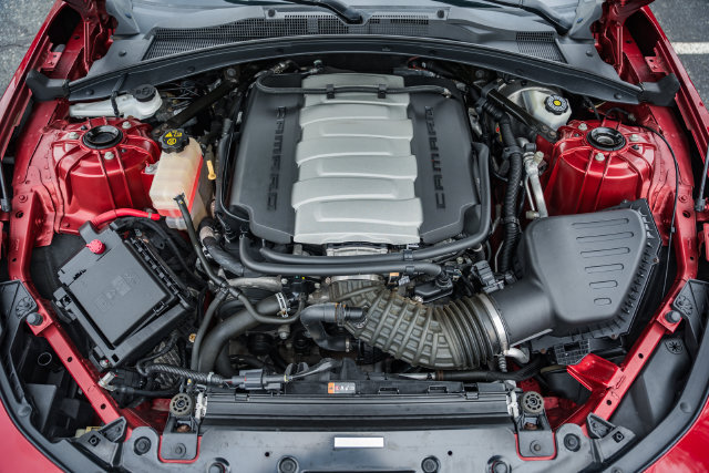 Used 2018 Chevrolet Camaro SS RWD image 28