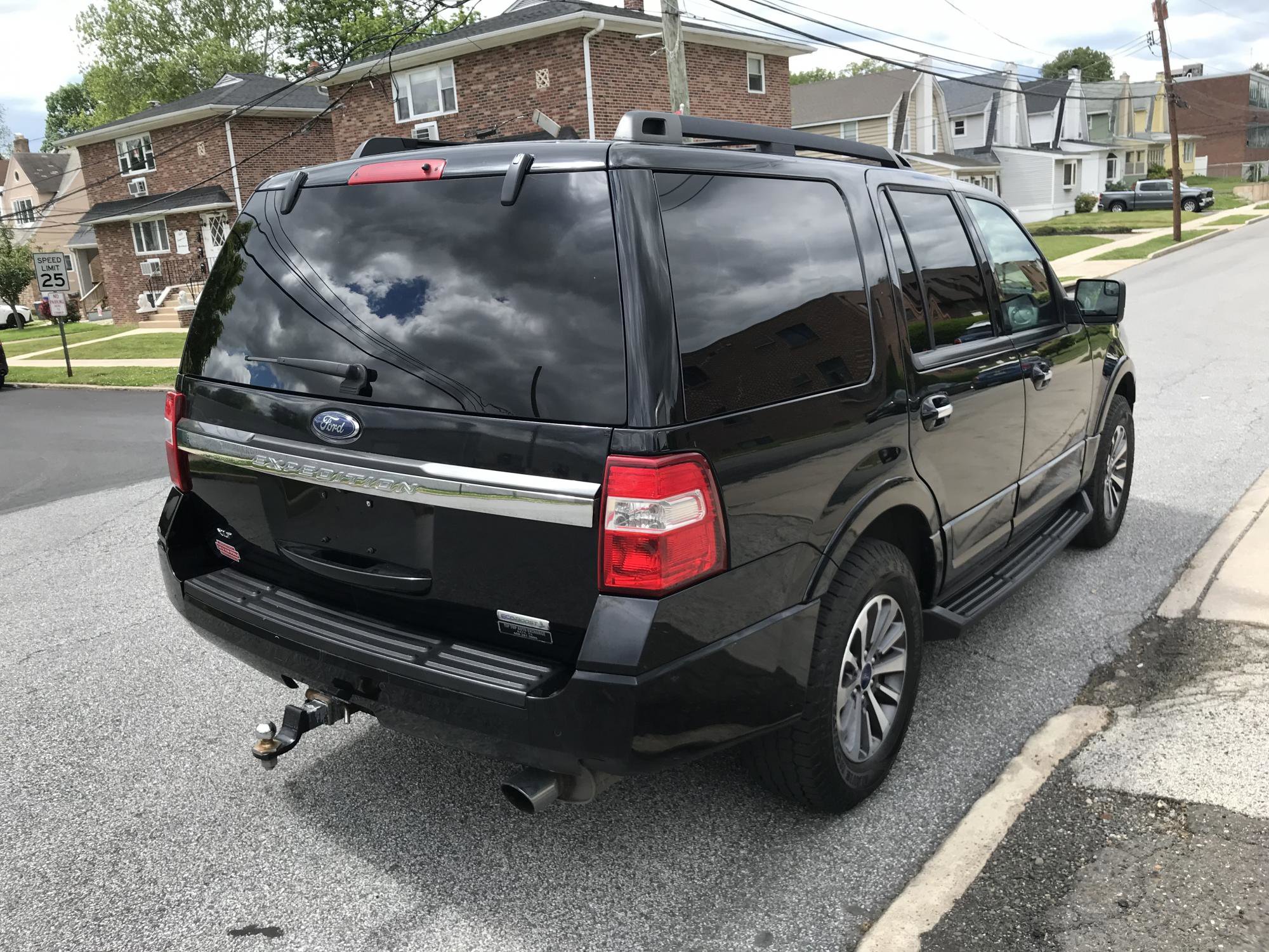 Used 2017 Ford Expedition XLT AWD/4WD image 5