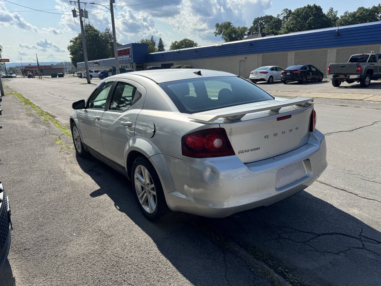 Used 2011 Dodge Avenger Heat FWD image 6