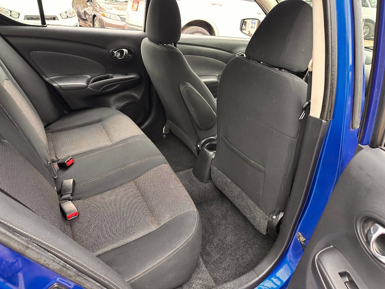 Used 2015 Nissan Versa SV image 7