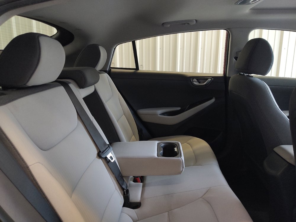Used 2021 Hyundai Ioniq SEL FWD image 19