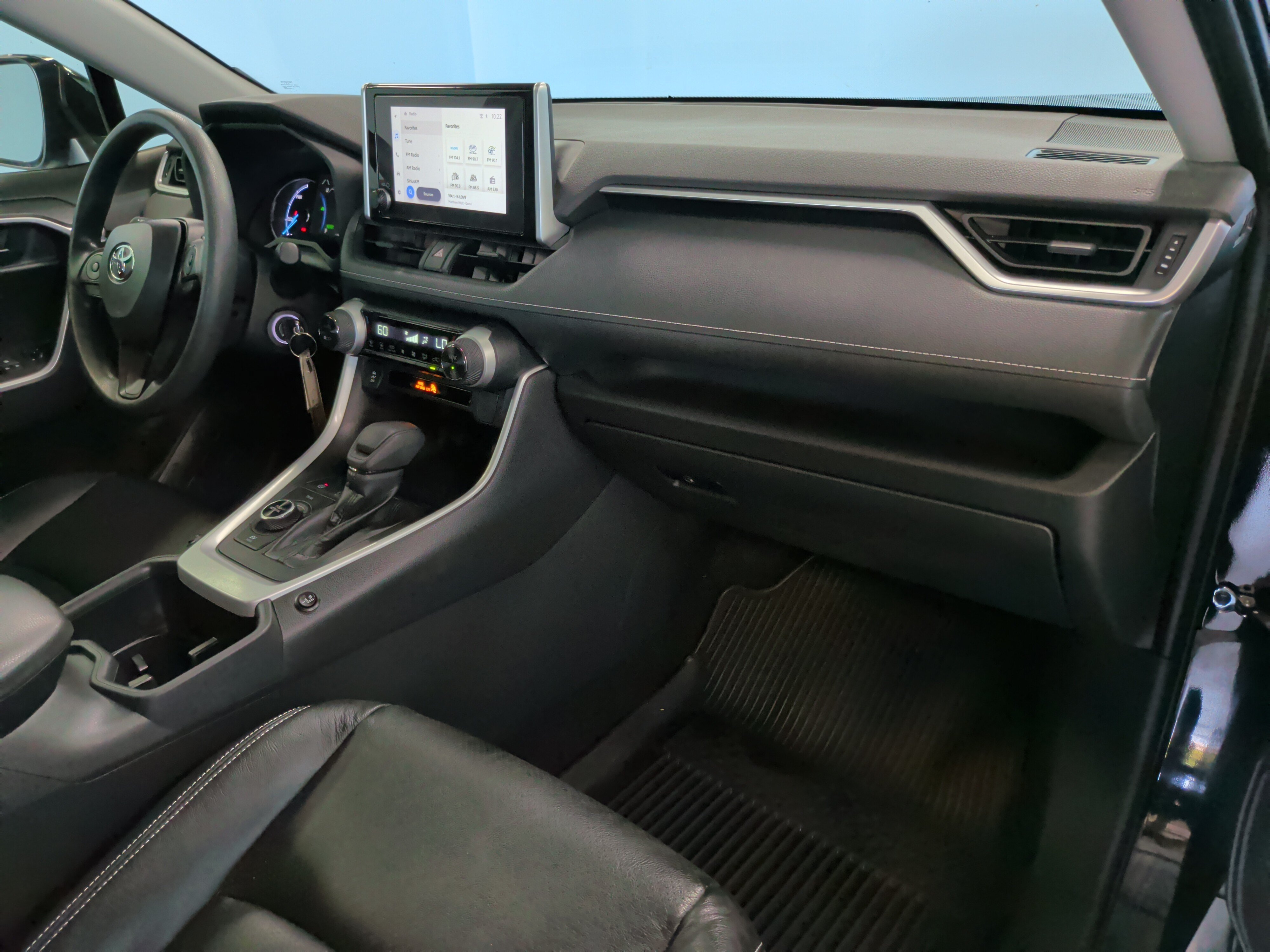 Certified 2025 Toyota RAV4 LE AWD/4WD image 34
