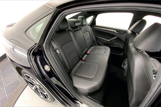 Used 2022 Volkswagen Passat 2.0T R-Line image 27