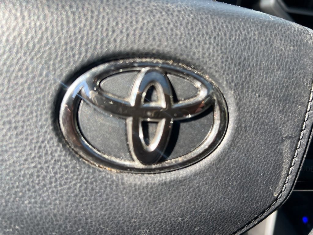 Used 2022 Toyota Tundra Platinum w/ Advanced Package image 25