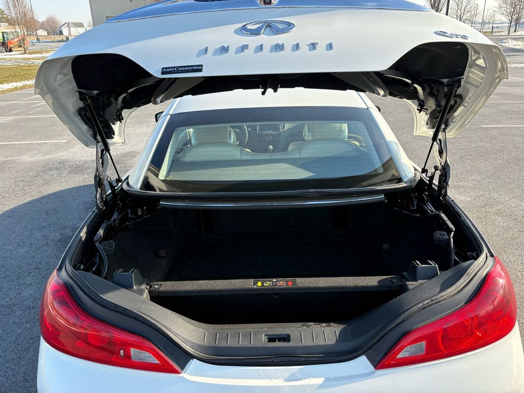 Used 2014 INFINITI Q60 Convertible w/ Premium Package image 17