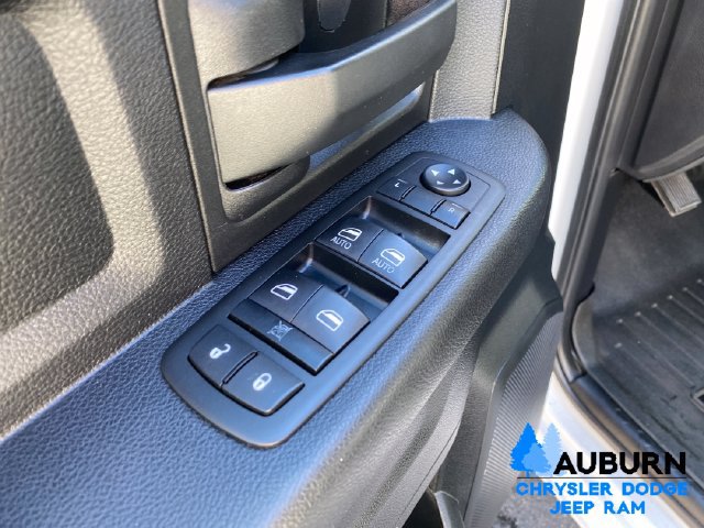 Used 2015 RAM 2500 Tradesman w/ Chrome Appearance Group AWD/4WD image 10