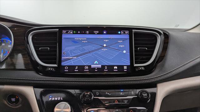 Used 2023 Chrysler Pacifica Limited image 30