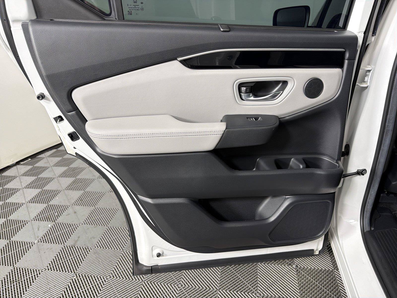 Used 2025 Honda Pilot EX-L image 20