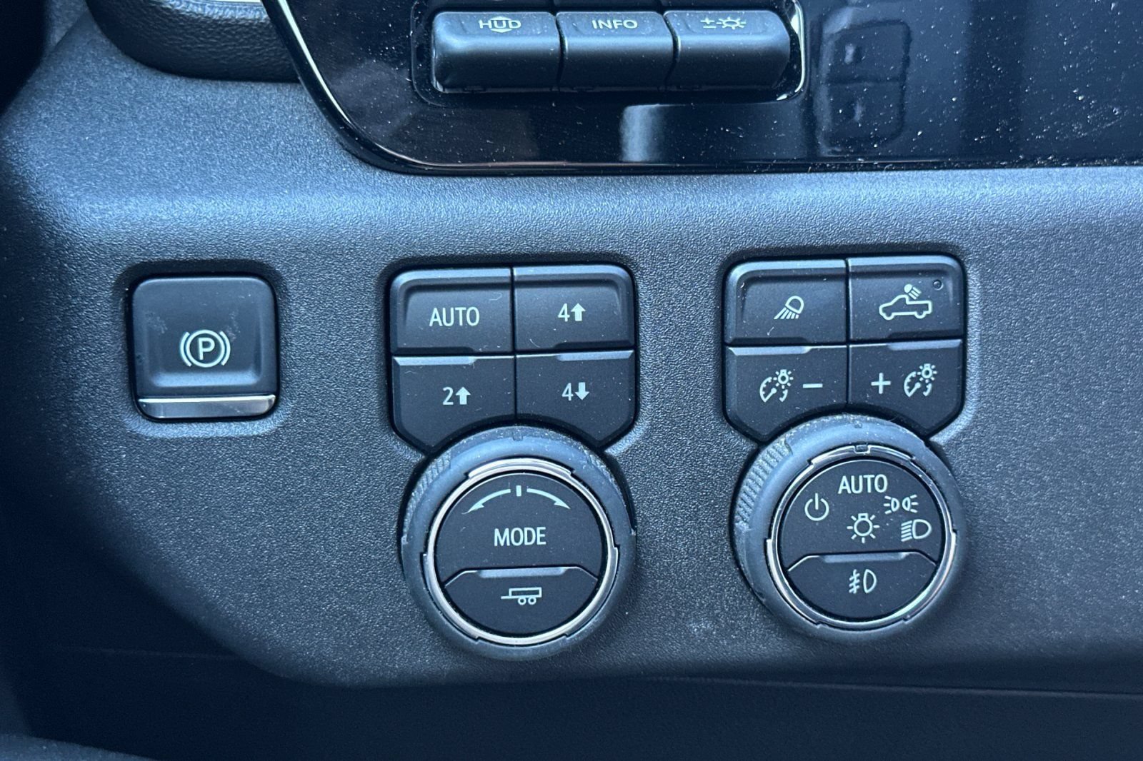 Used 2025 Chevrolet Silverado 1500 High Country AWD/4WD image 39