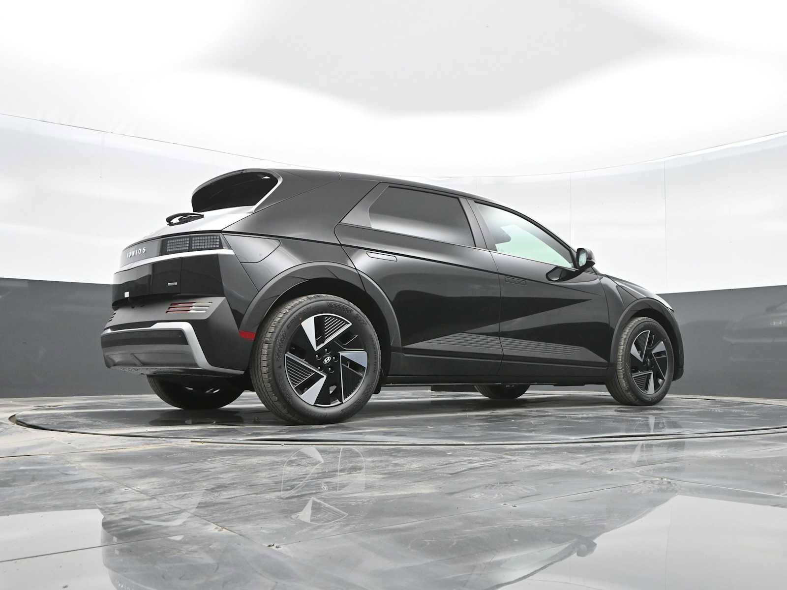 New 2025 Hyundai Ioniq 5 SE image 27