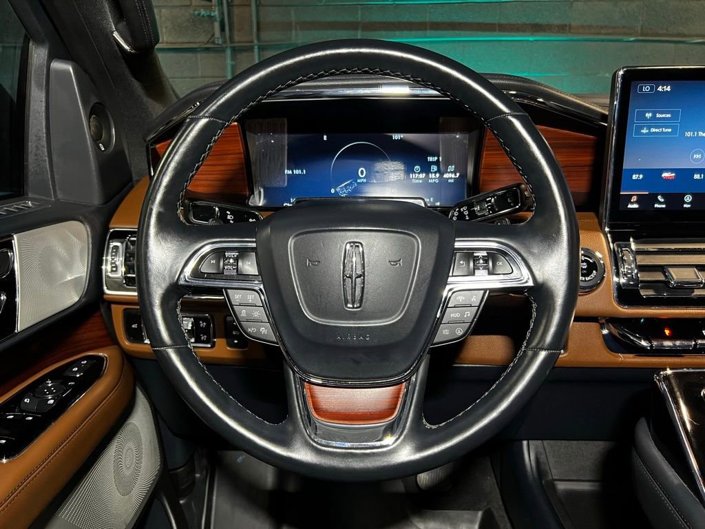 Used 2023 Lincoln Navigator Reserve AWD/4WD image 24