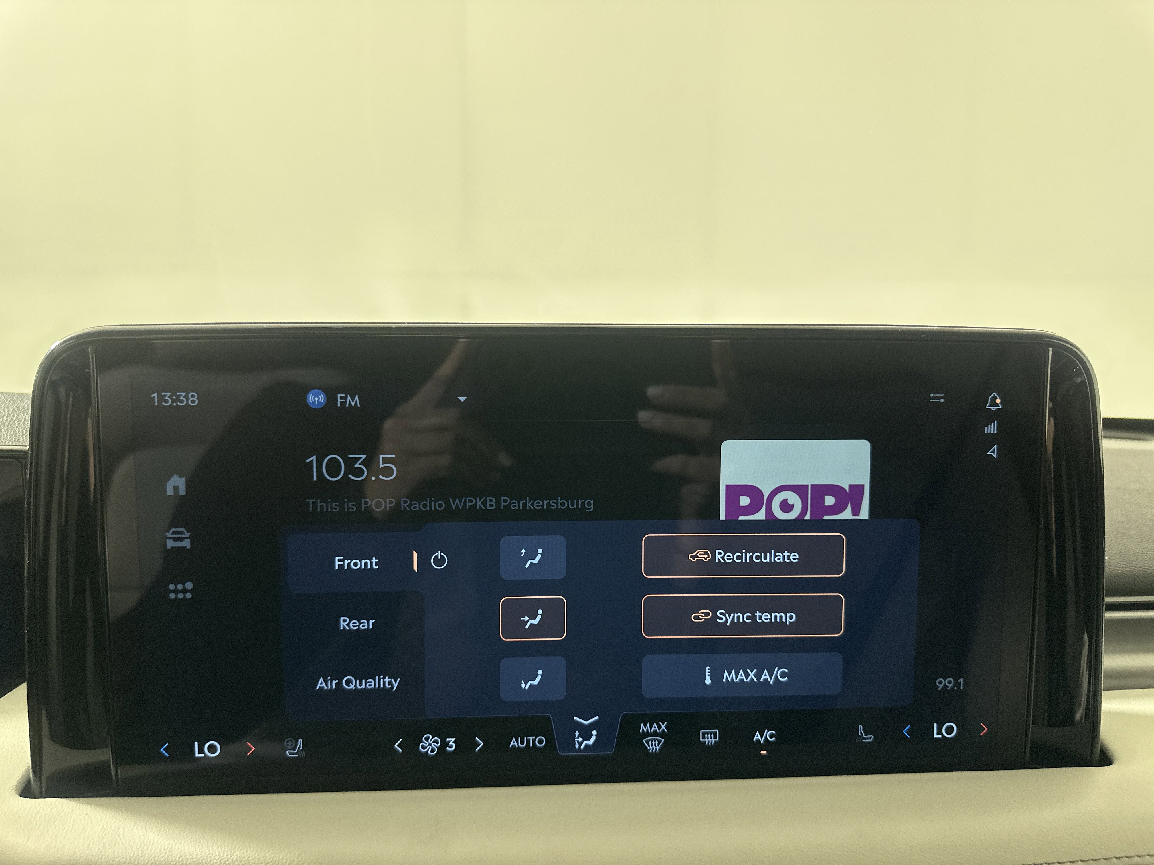 New 2025 Lincoln Aviator AWD image 17