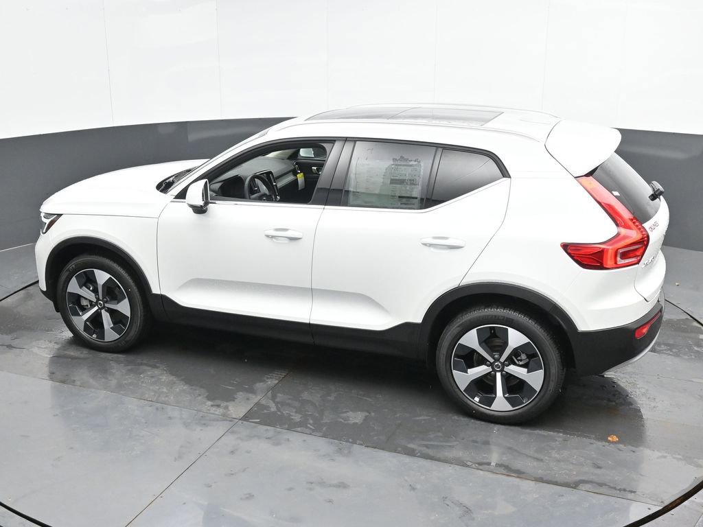 New 2025 Volvo XC40 B5 Core w/ Protection Package Premier image 36