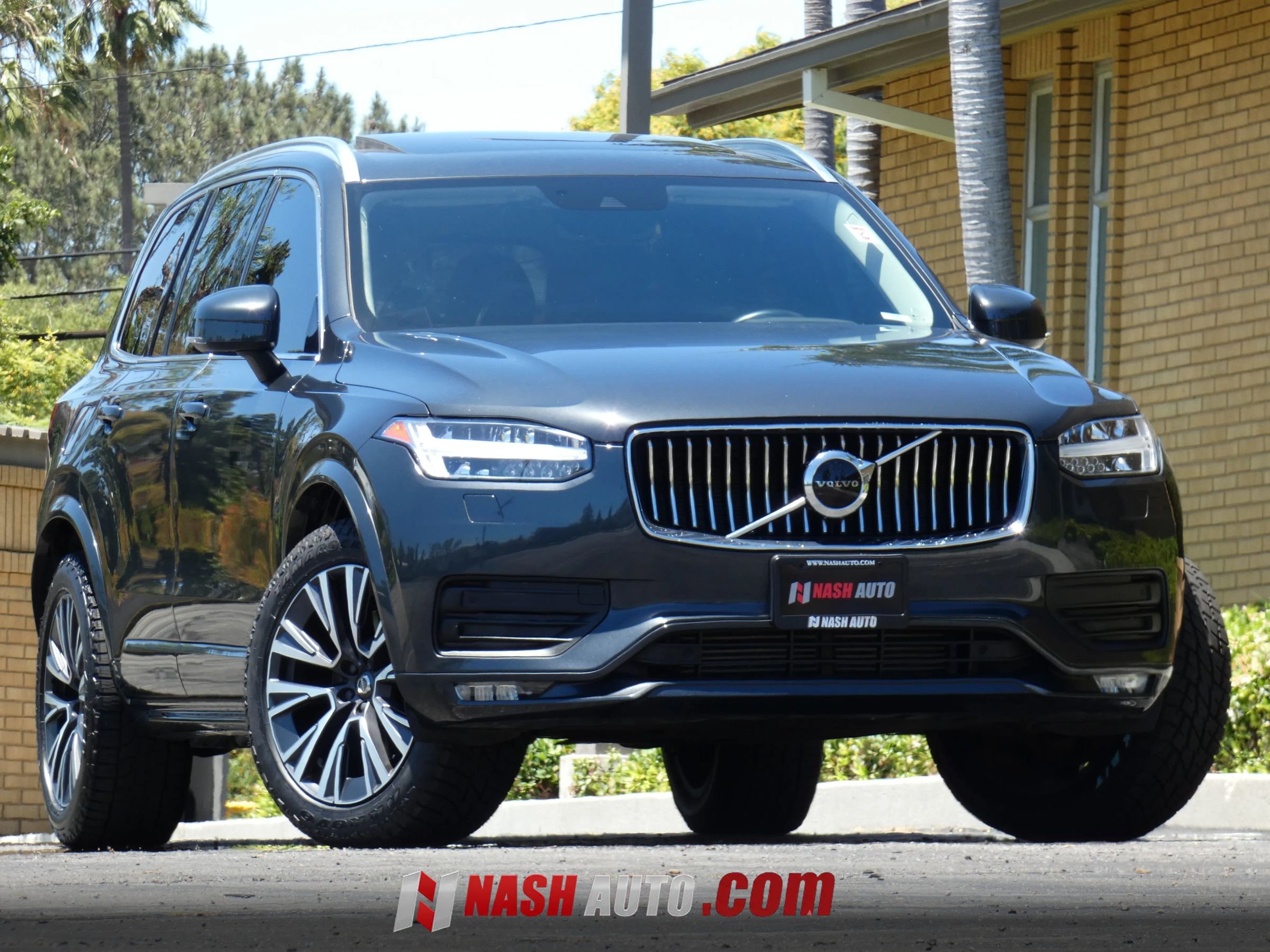 Used 2022 Volvo XC90 T5 Momentum w/ Climate Package AWD/4WD image 1