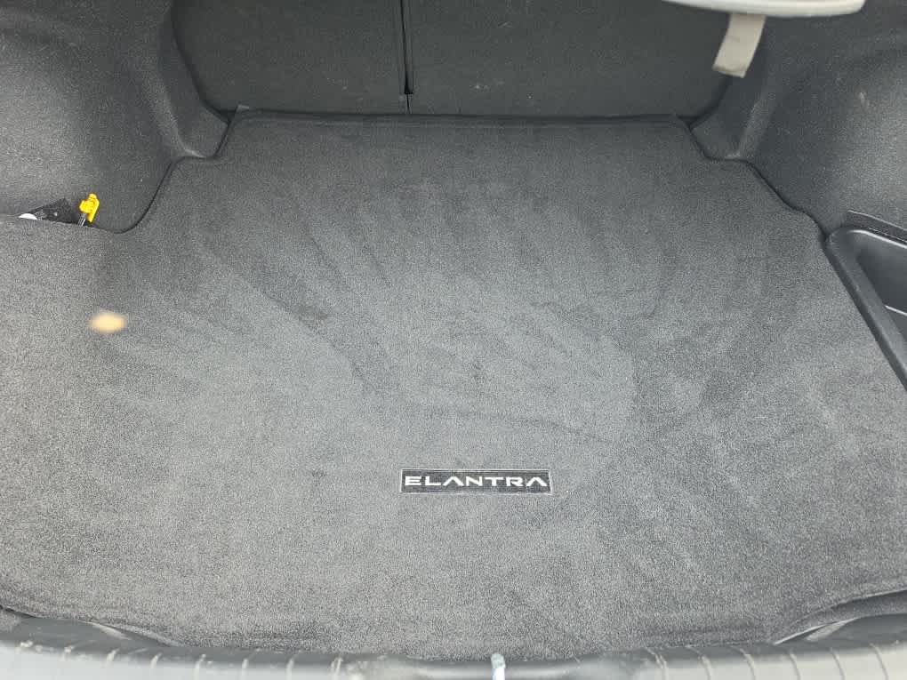 Used 2024 Hyundai Elantra Limited FWD image 14