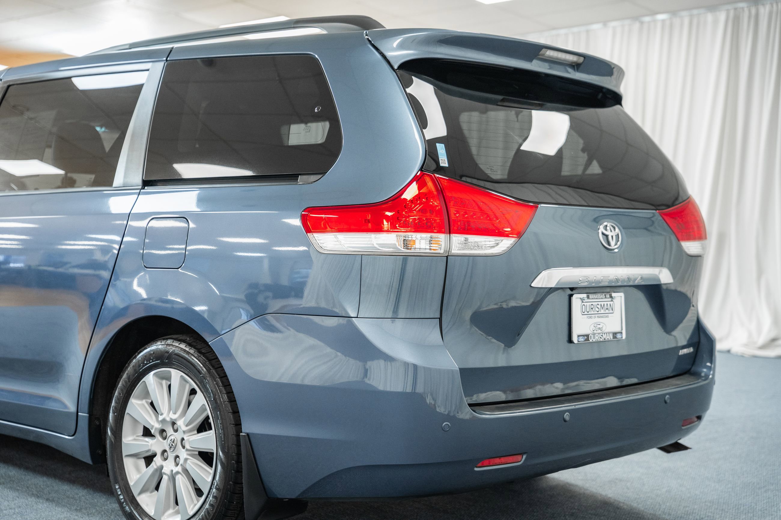 Used 2014 Toyota Sienna Limited image 6